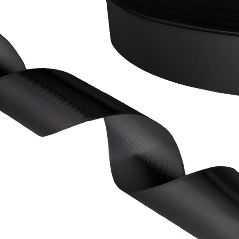 Сатин двухсторонние вшитые по краям 30*300 черный